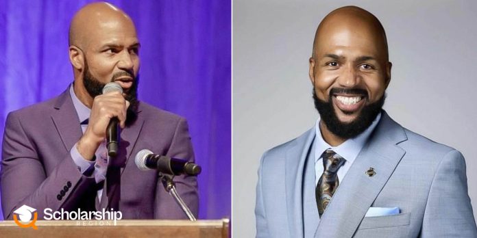 this 46-year-old man, Leon Smith wins Teacher of the Year award in the US